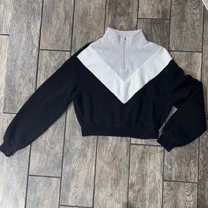 DIVIDED H&M Size Small Color Block Zip-Up Crop Sweatshirt